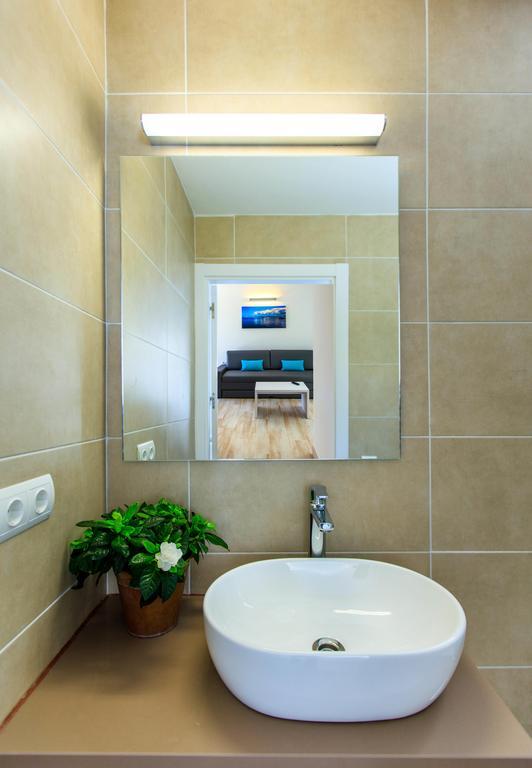 Pinos Playa Suites プラヤ・ミジョーン エクステリア 写真